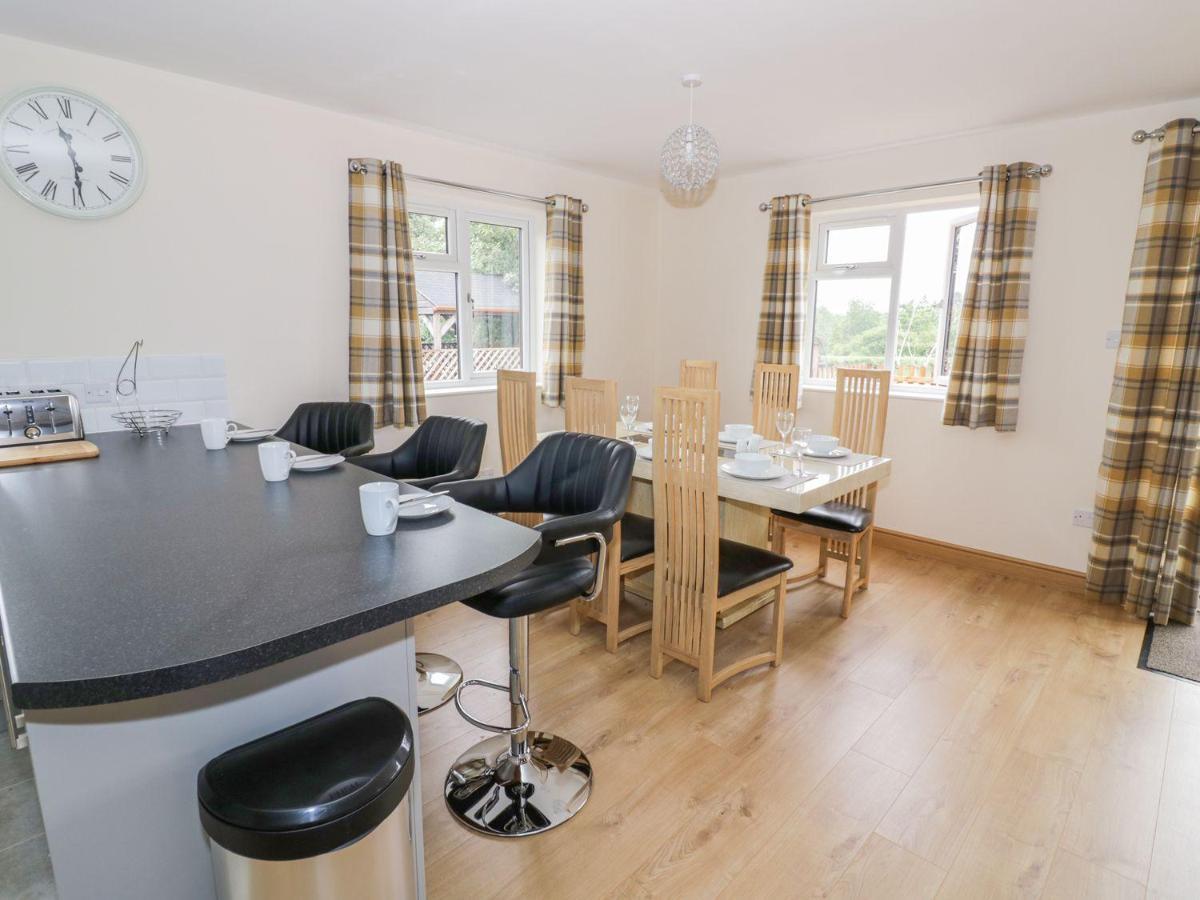 Makins Lodges Nuneaton Exterior foto